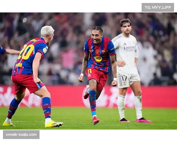 镜头聚焦：比赛第87分钟，阿劳霍门线解围后振臂怒吼激励队友